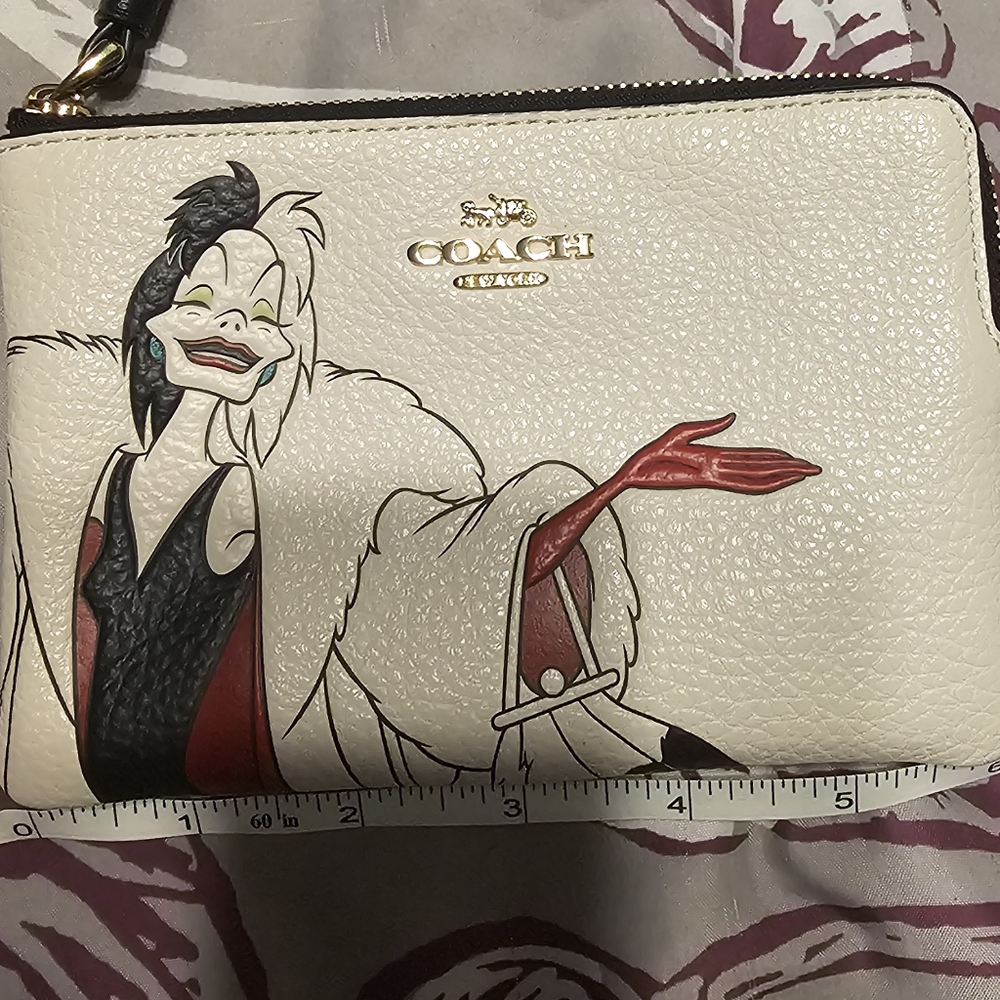Disney X Coach Corner Zip Wristlet With Cruella Motif Chalk CC334 Leather